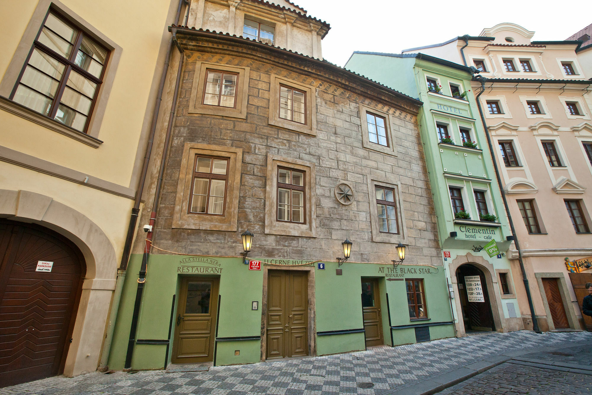Black Star Hotel