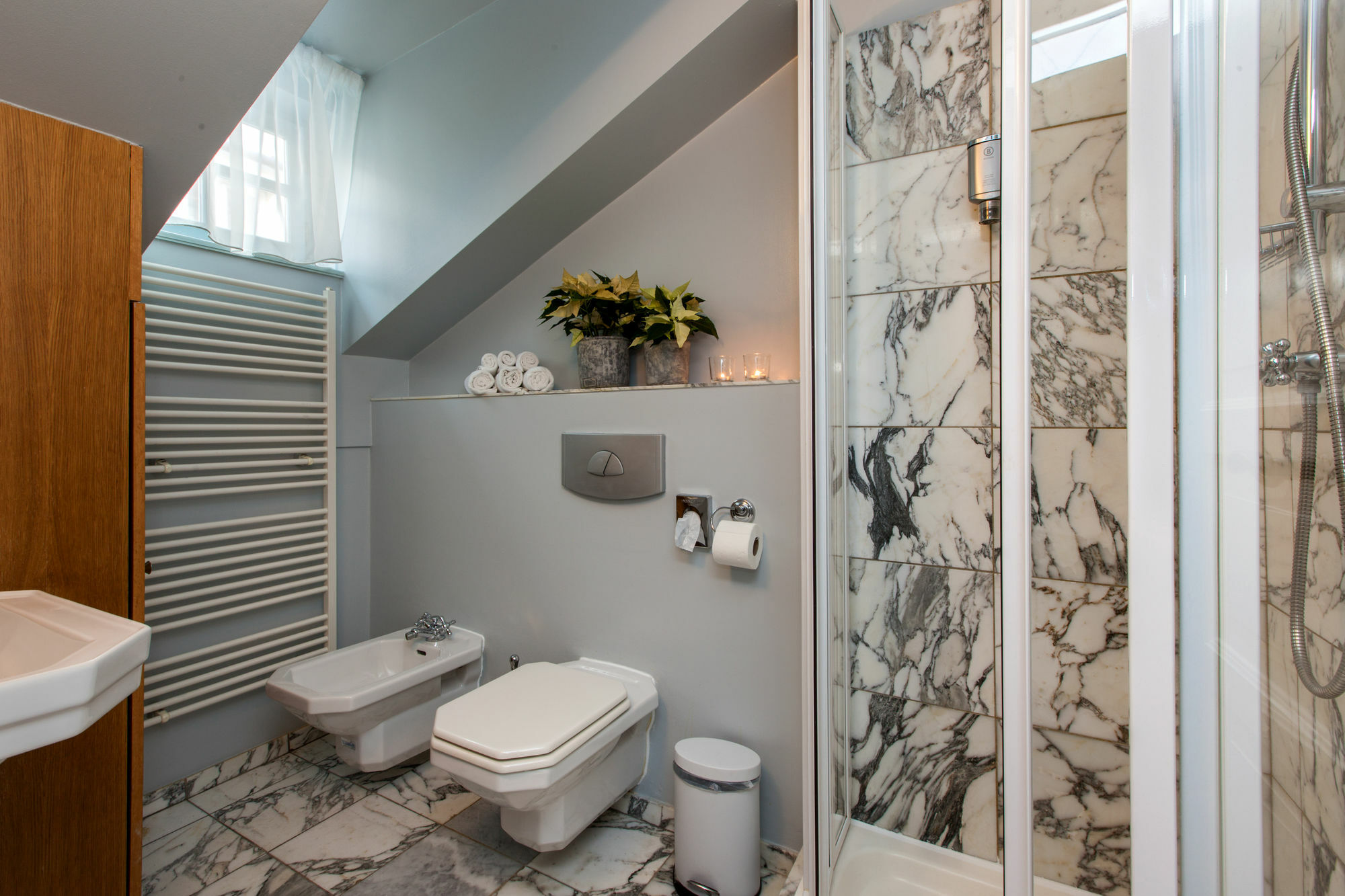 Black Star Hotel 4*