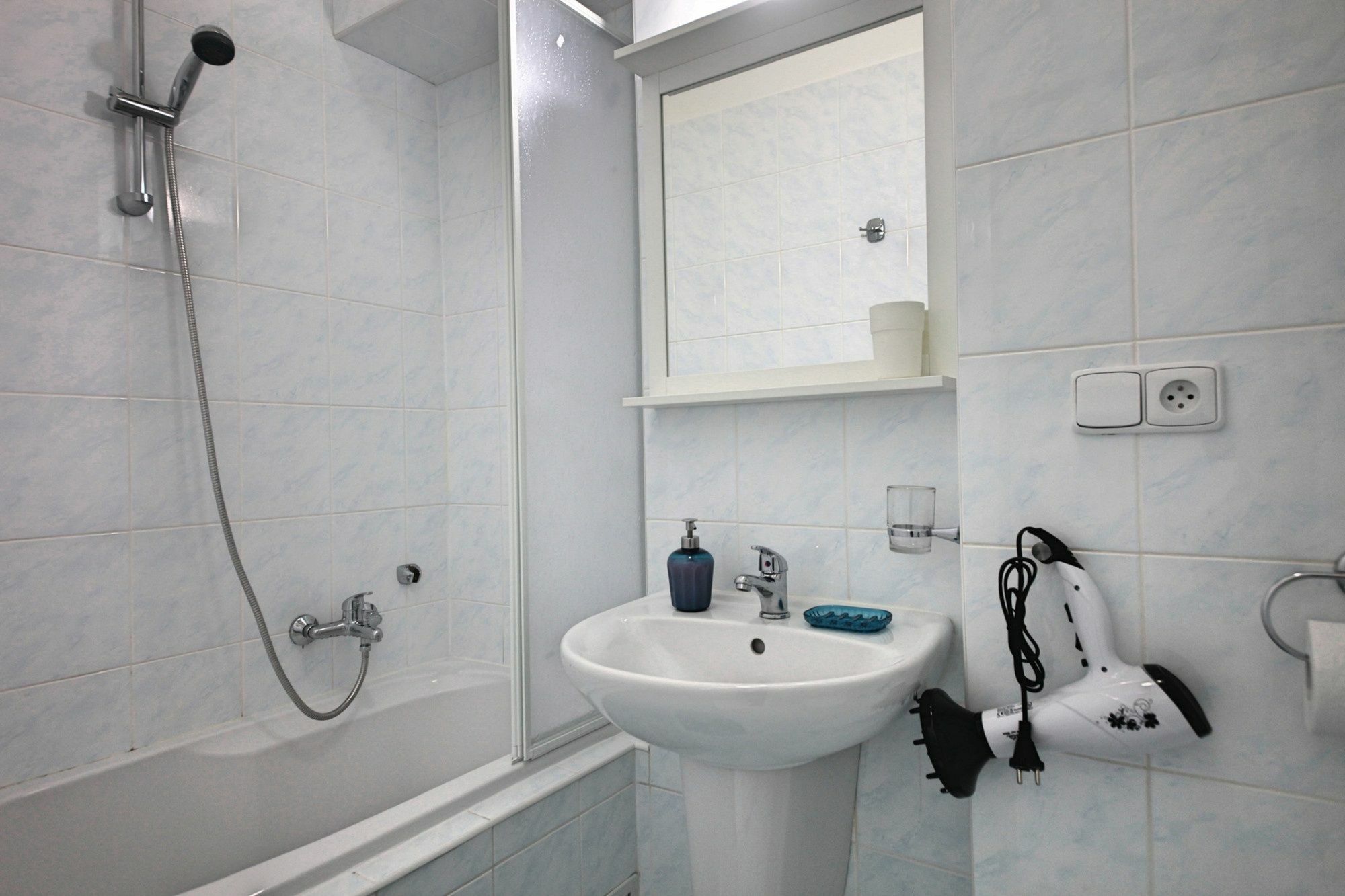 Angel Aparthotel 3*
