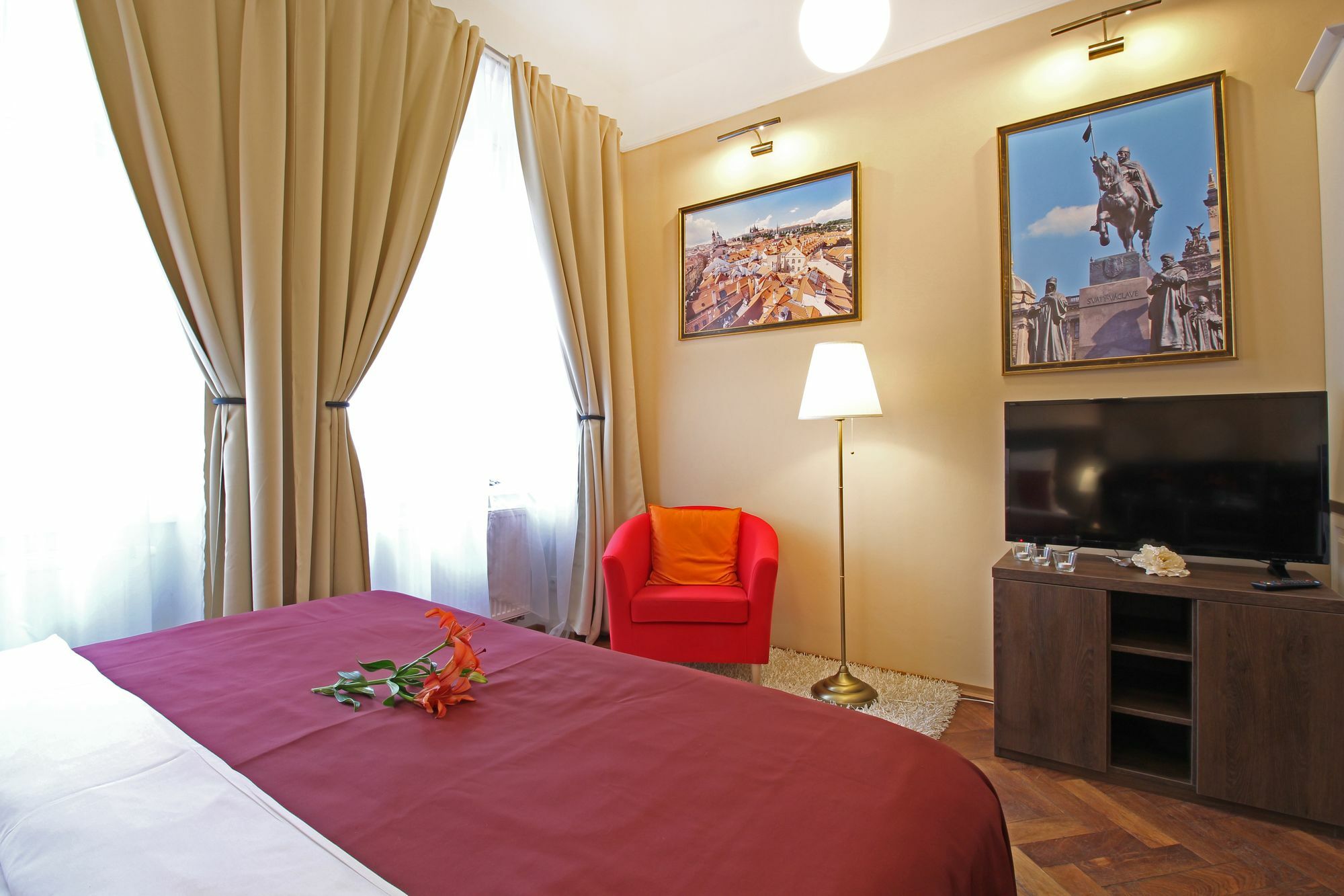 Milada Lägenhetshotell 4*