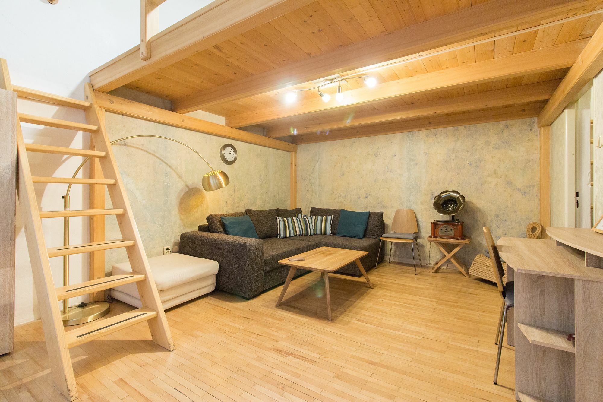Cosy For 6 Next To The Main Train Station By Easybnb Apartment Prague
