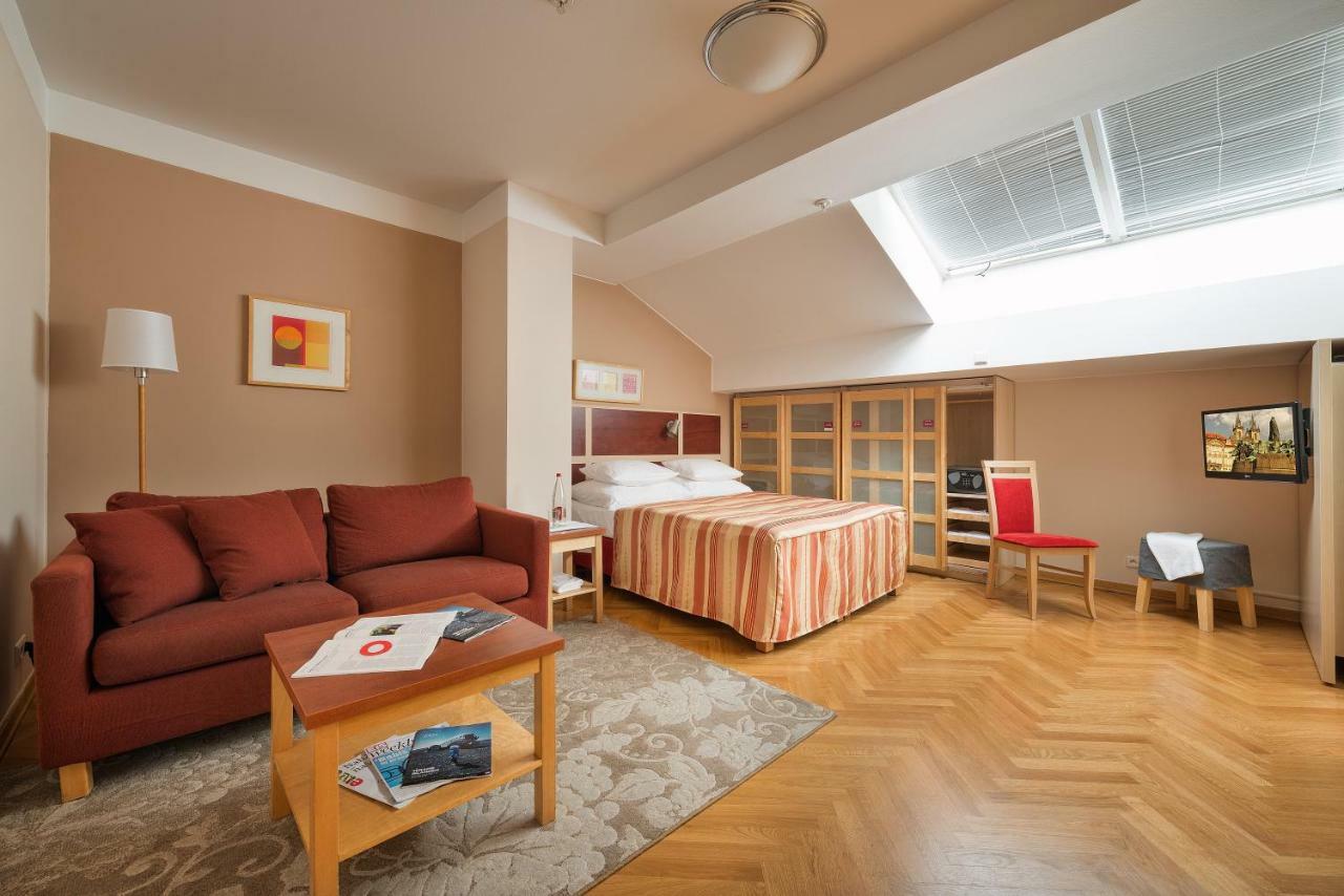 Hotell Ea Julis 4*