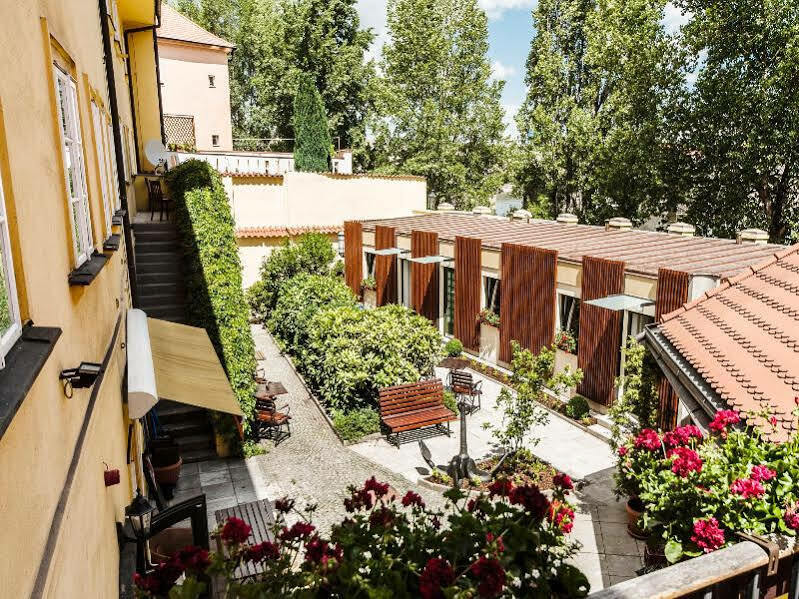 Hotel Archibald At The Charles Bridge 4*