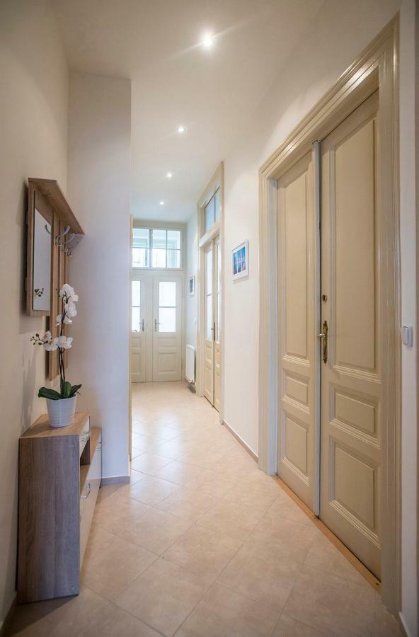 Charles Iv Apartment Prag