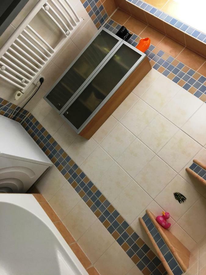 Scirocco - Two Bedroom Lägenhet Prag