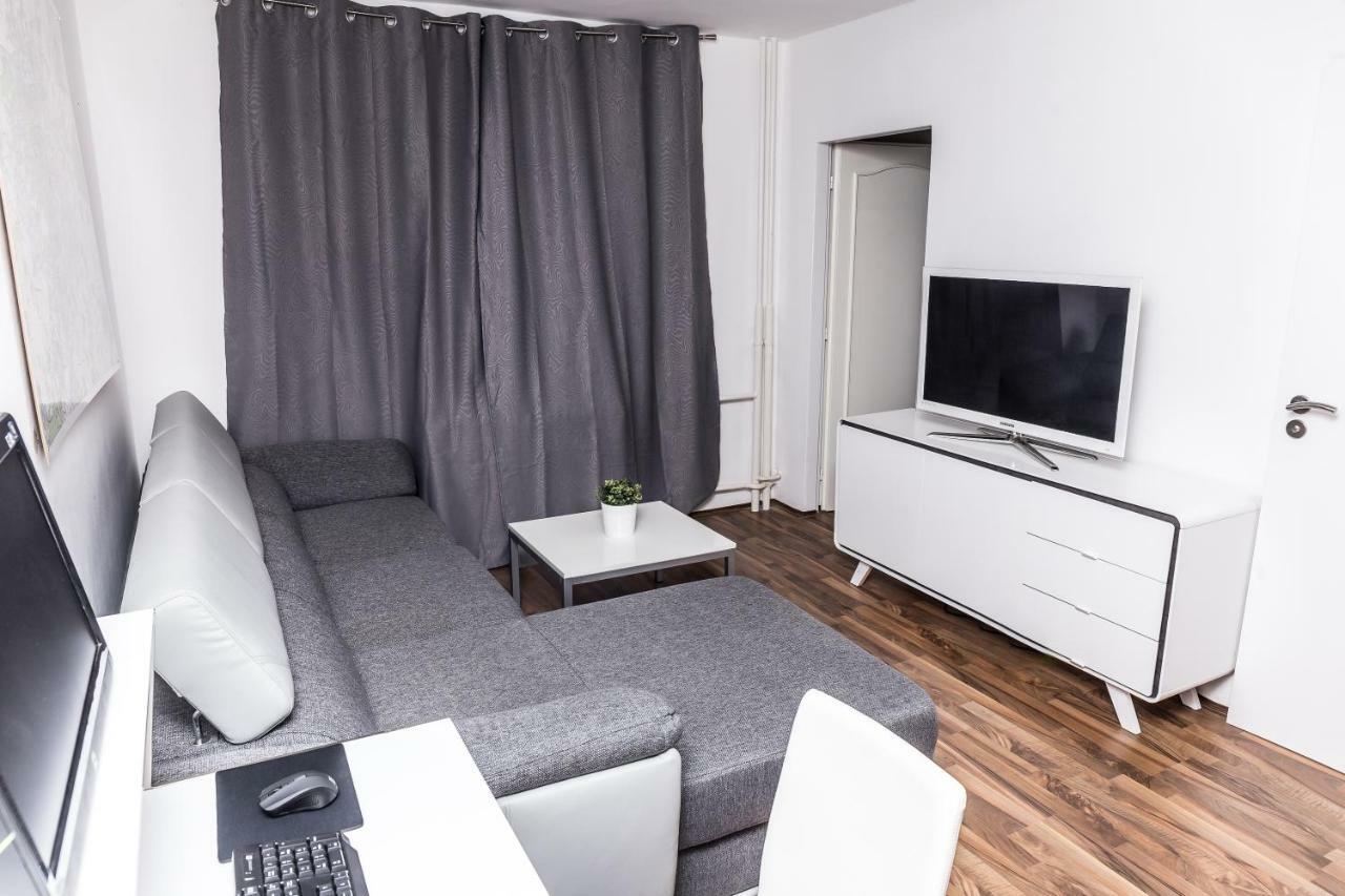 Family House With Parking Feriehus Prag