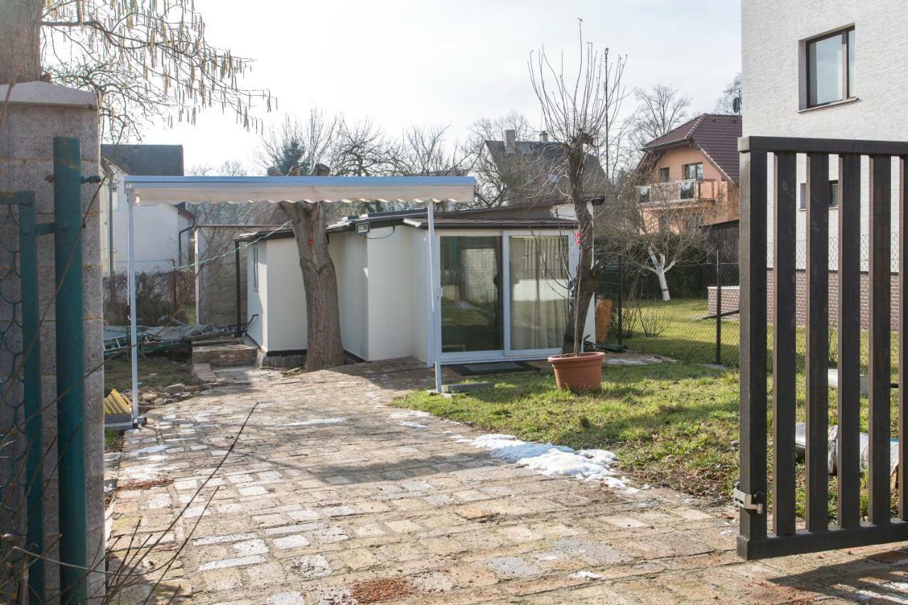 Small House With Parking Semesterbostad