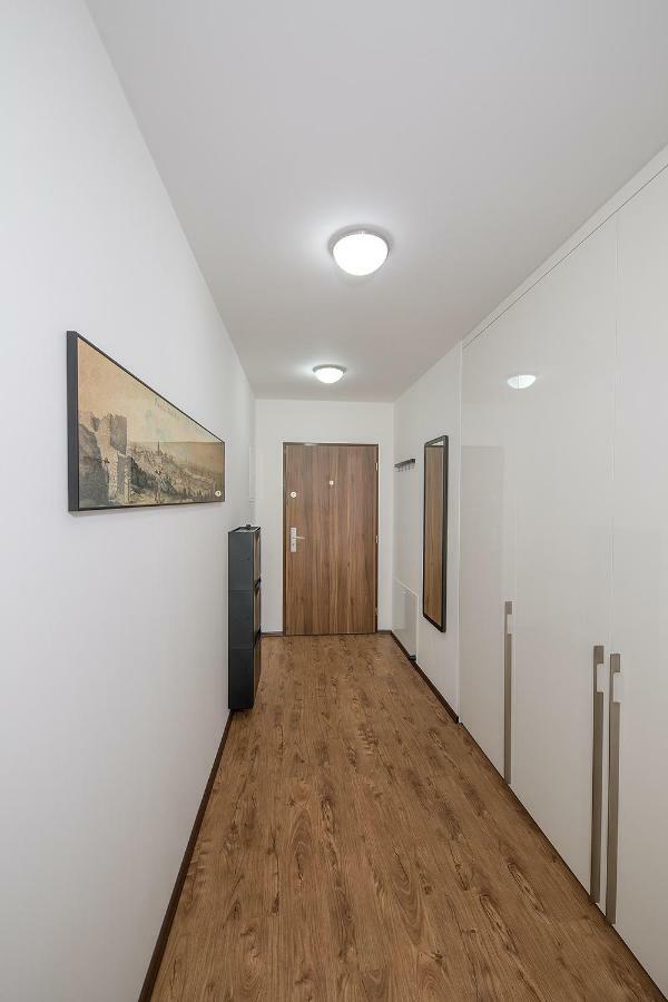 Near Centre With Parking Place Prag