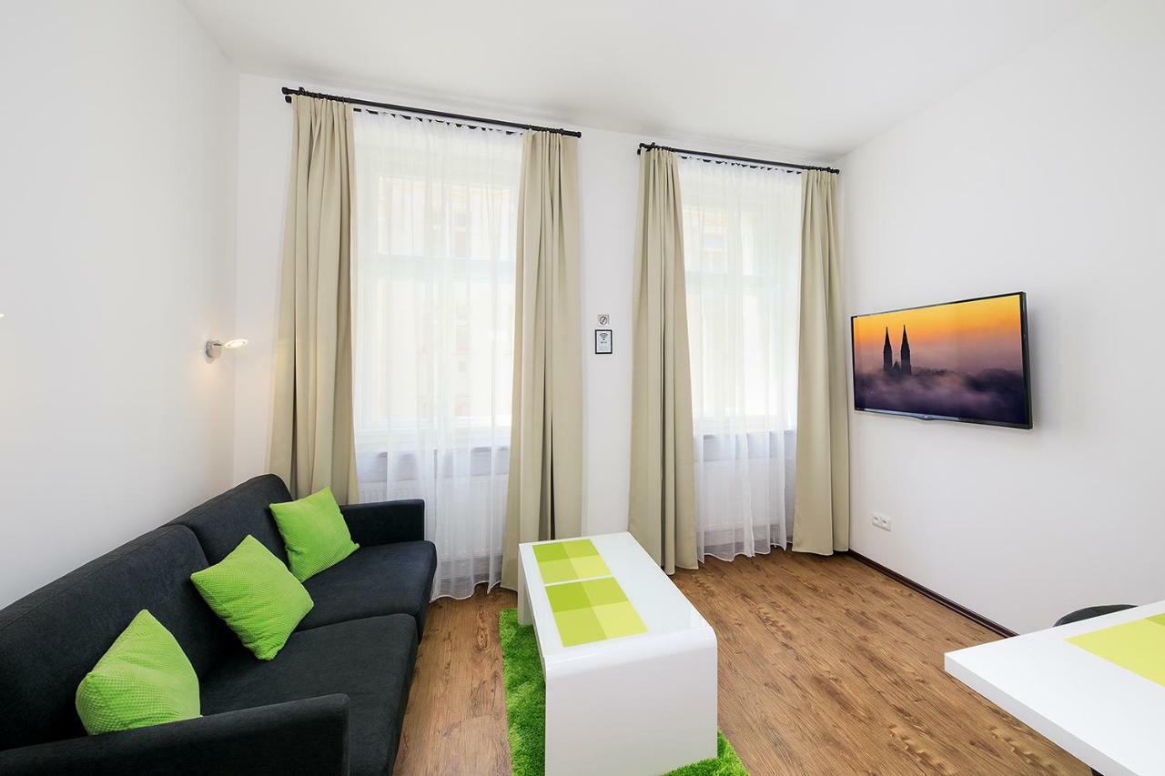 Apartment Near Centre With Parking Place Prag