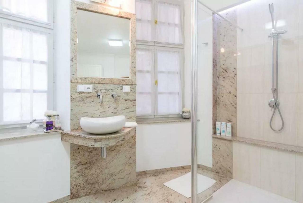 Quiet In The Heart Of Old Town Centre Apartment Prag