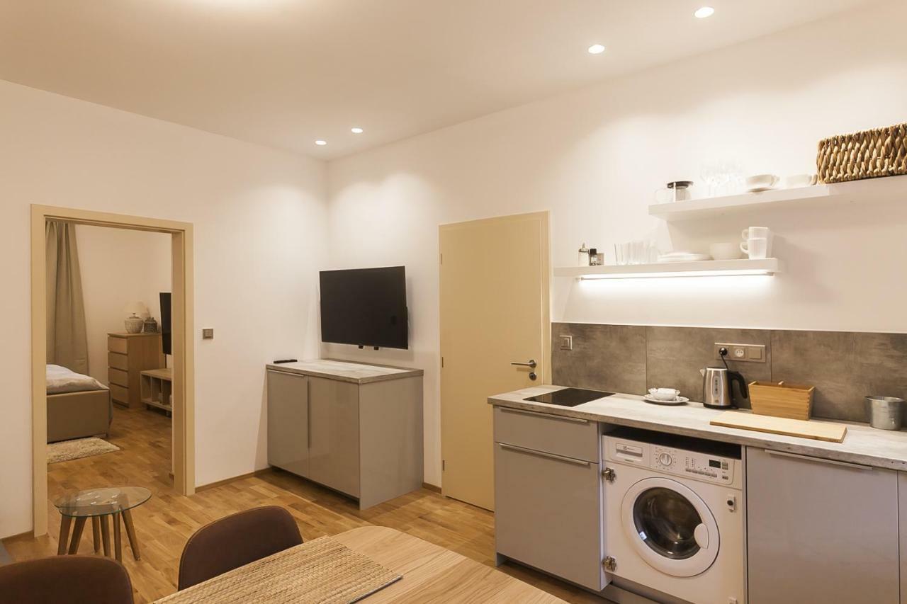 Expat House *