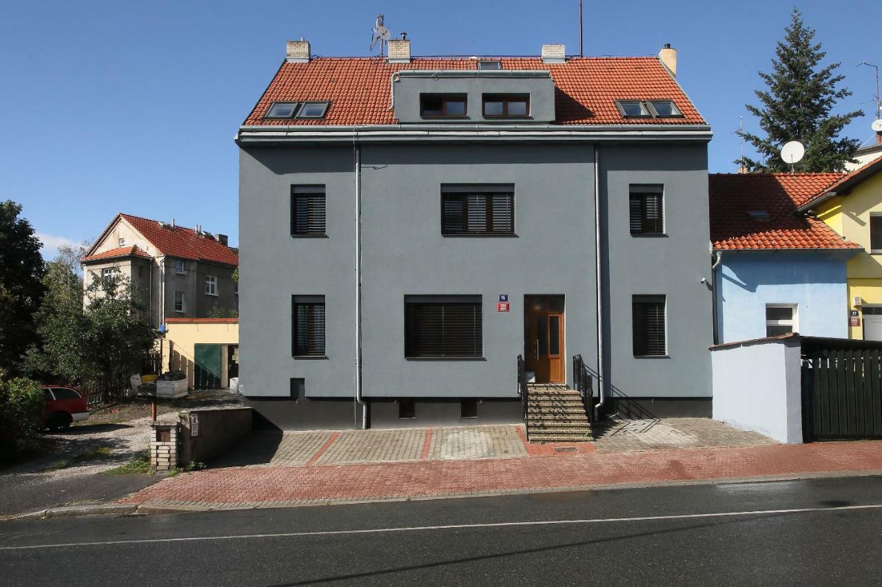 Expat House *