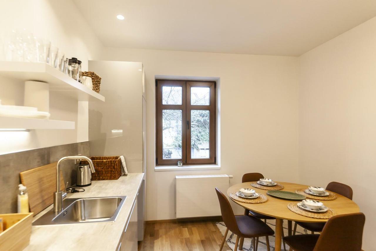 Expat House * Prag