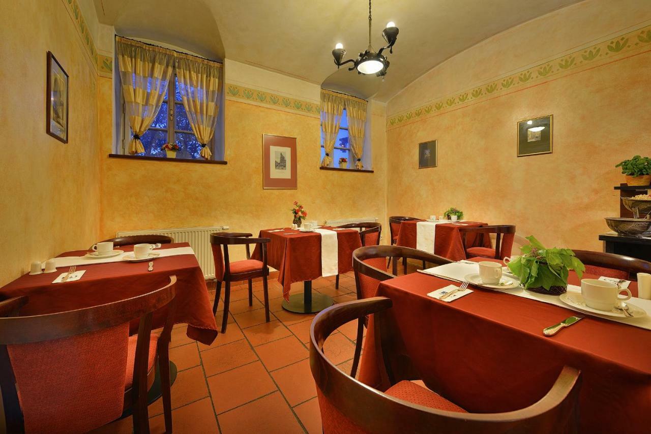 Hotell Ea Jeleni Dvur Castle Prag