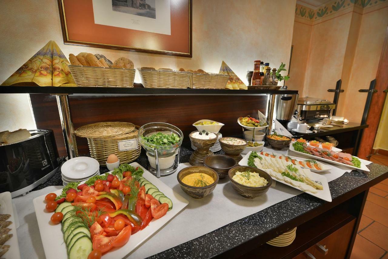 Ea Jeleni Dvur Castle Hotell