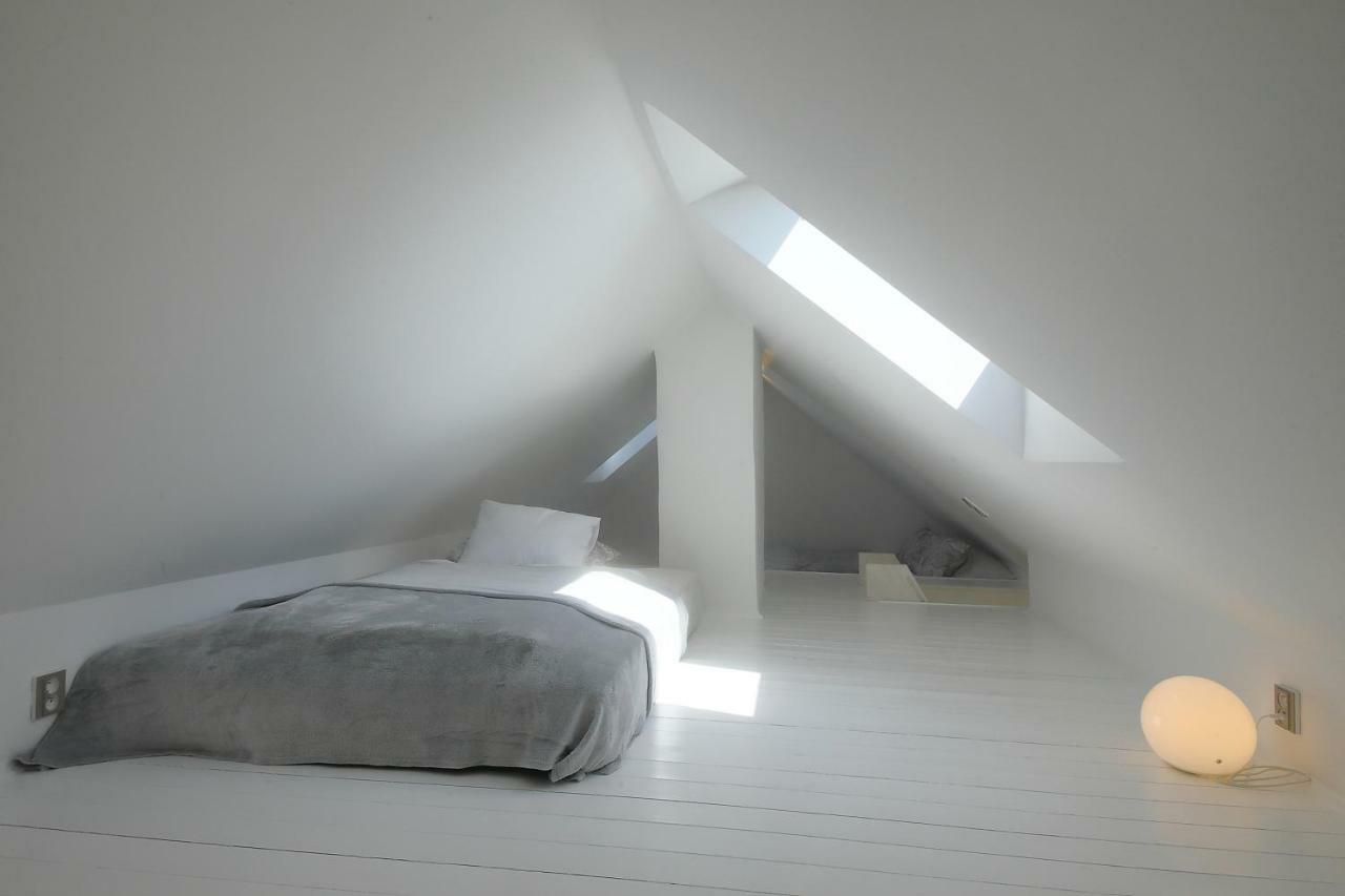 Expat House *