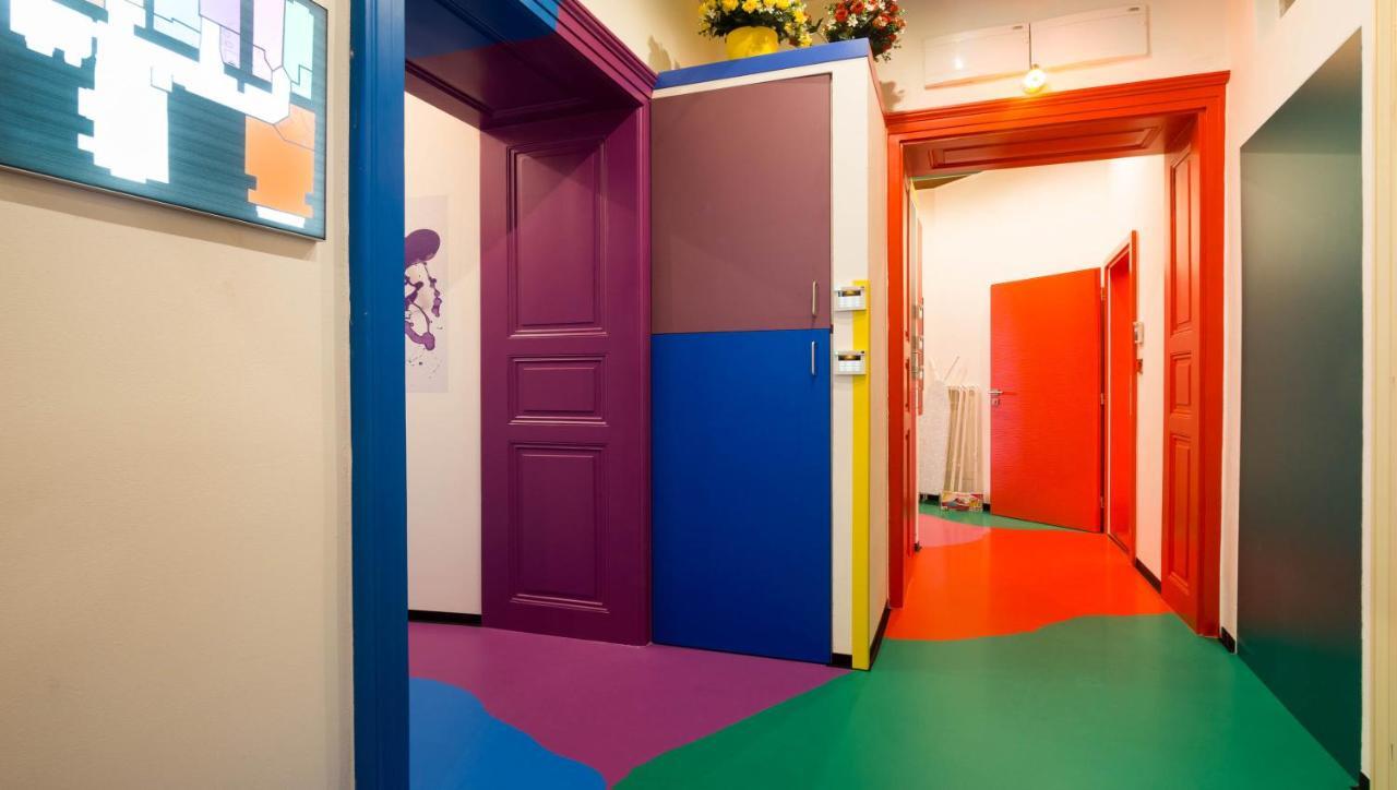 Colours - Your 7 Colour Experience In Centre Of * Prag