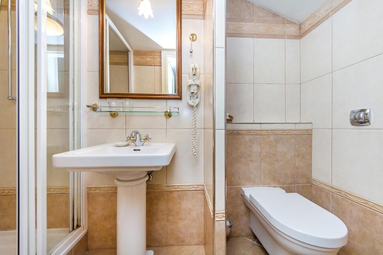 Hotell U Jezulatka 4*