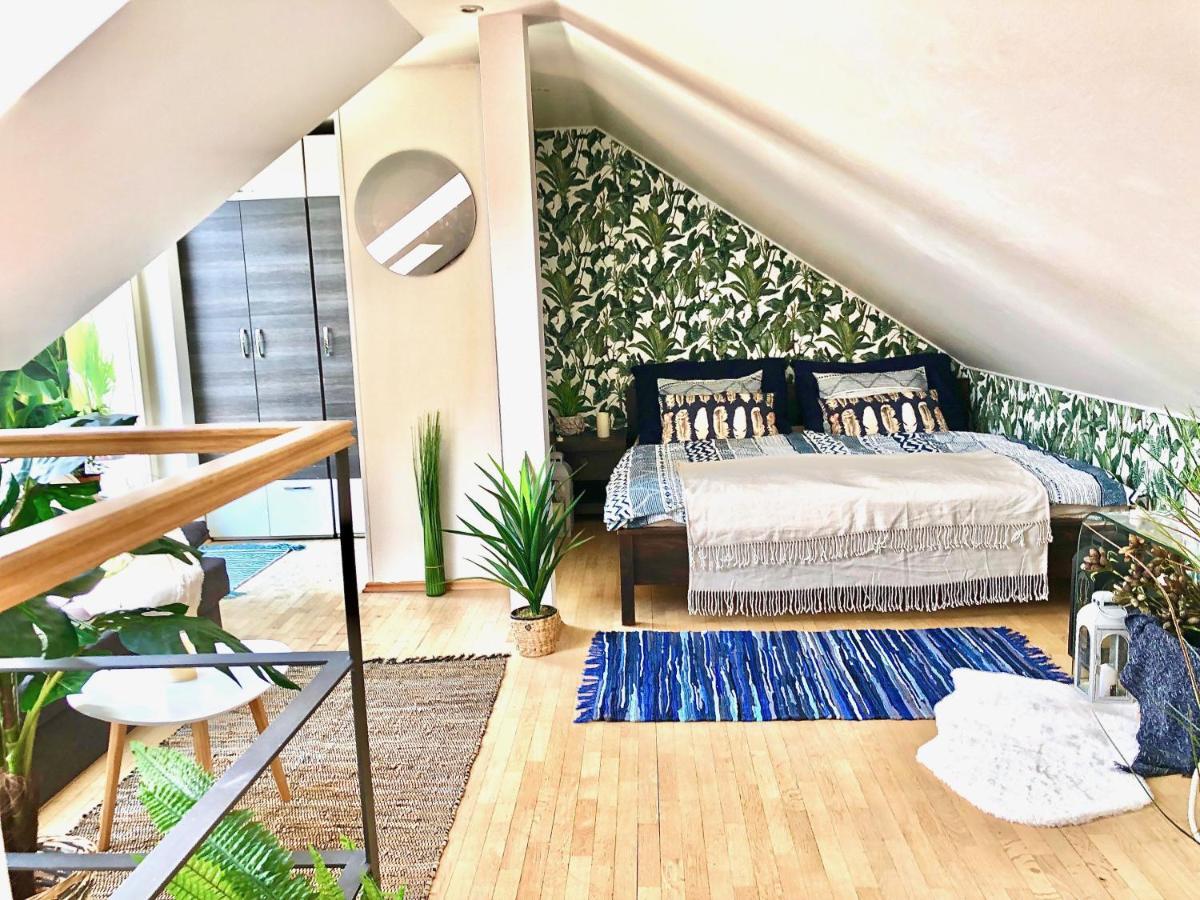 Duplex With Quite Terrace On Wenceslas Sq. Prague