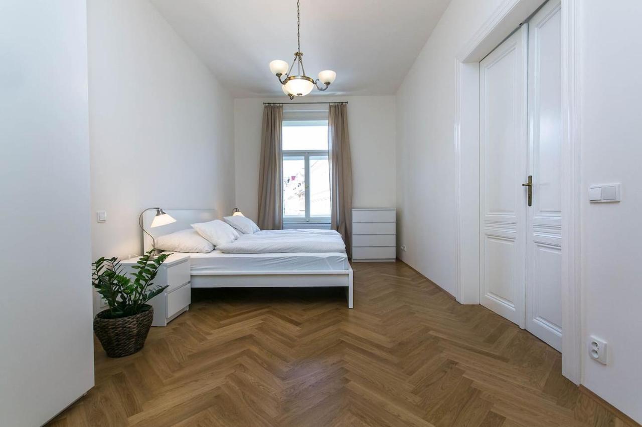 Apartment Salvator Church Great