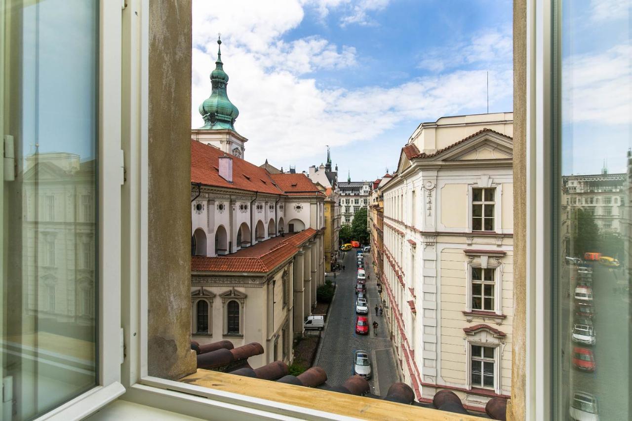 Salvator Church Great * Prag