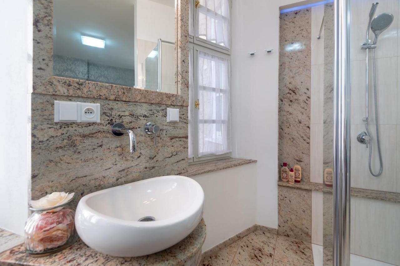 Quiet In The Heart Of Old Town Centre Apartment