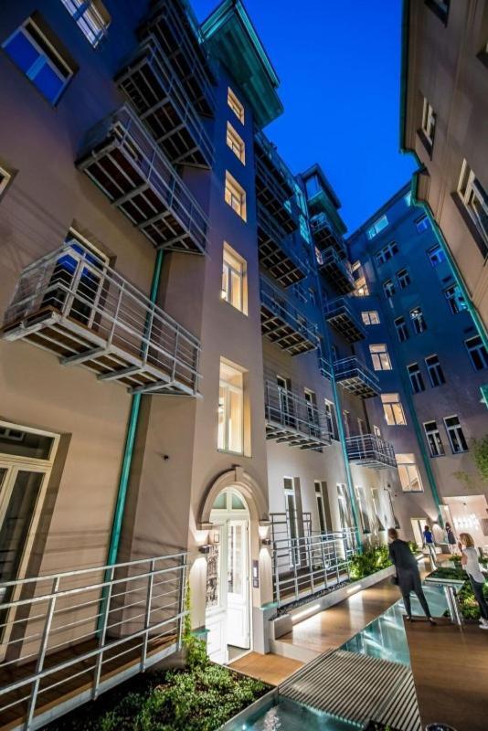 Lägenhet New Luxury Apt With Ac&parking In The Center Of *