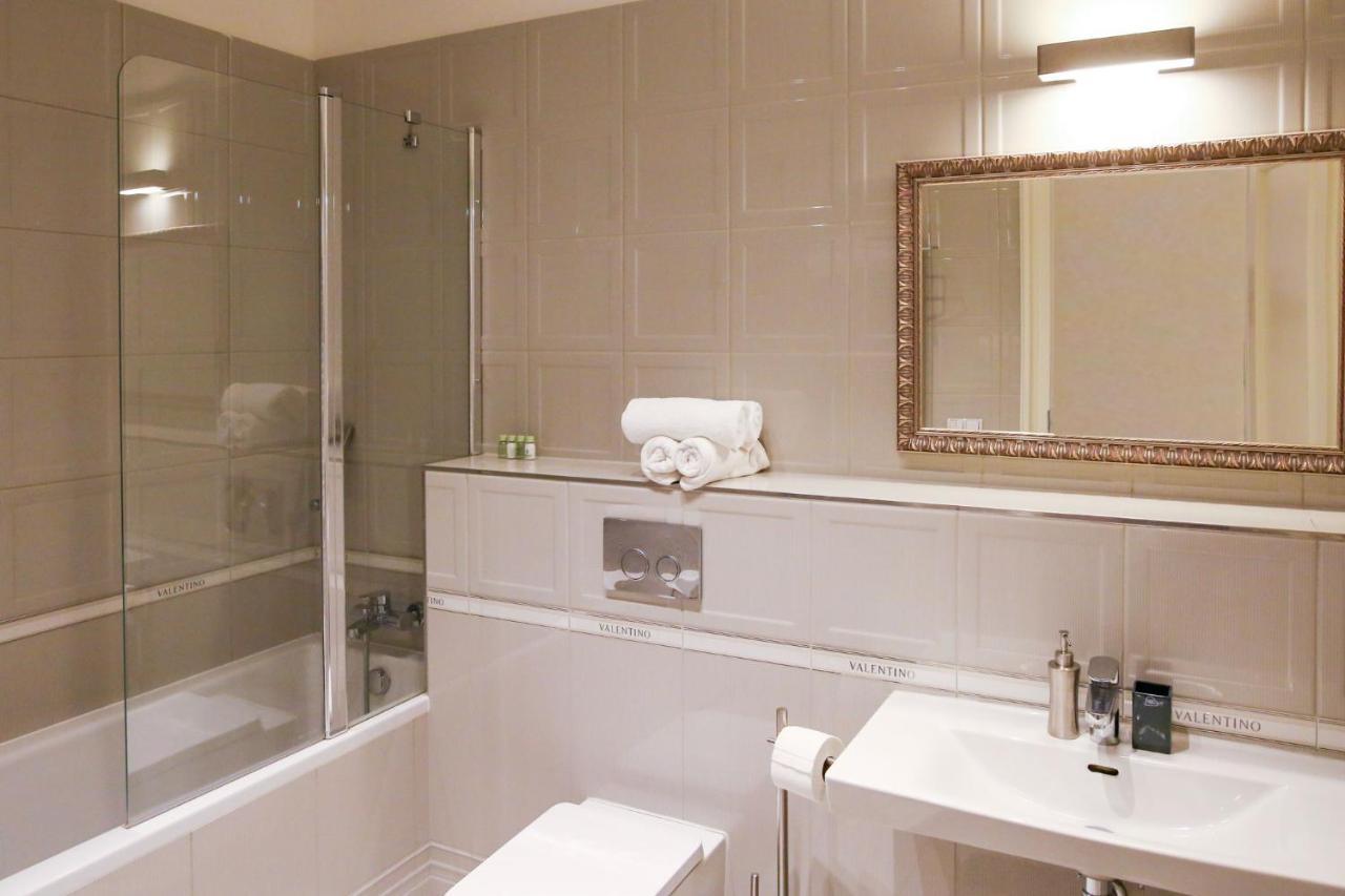 White & Gray Apartmán