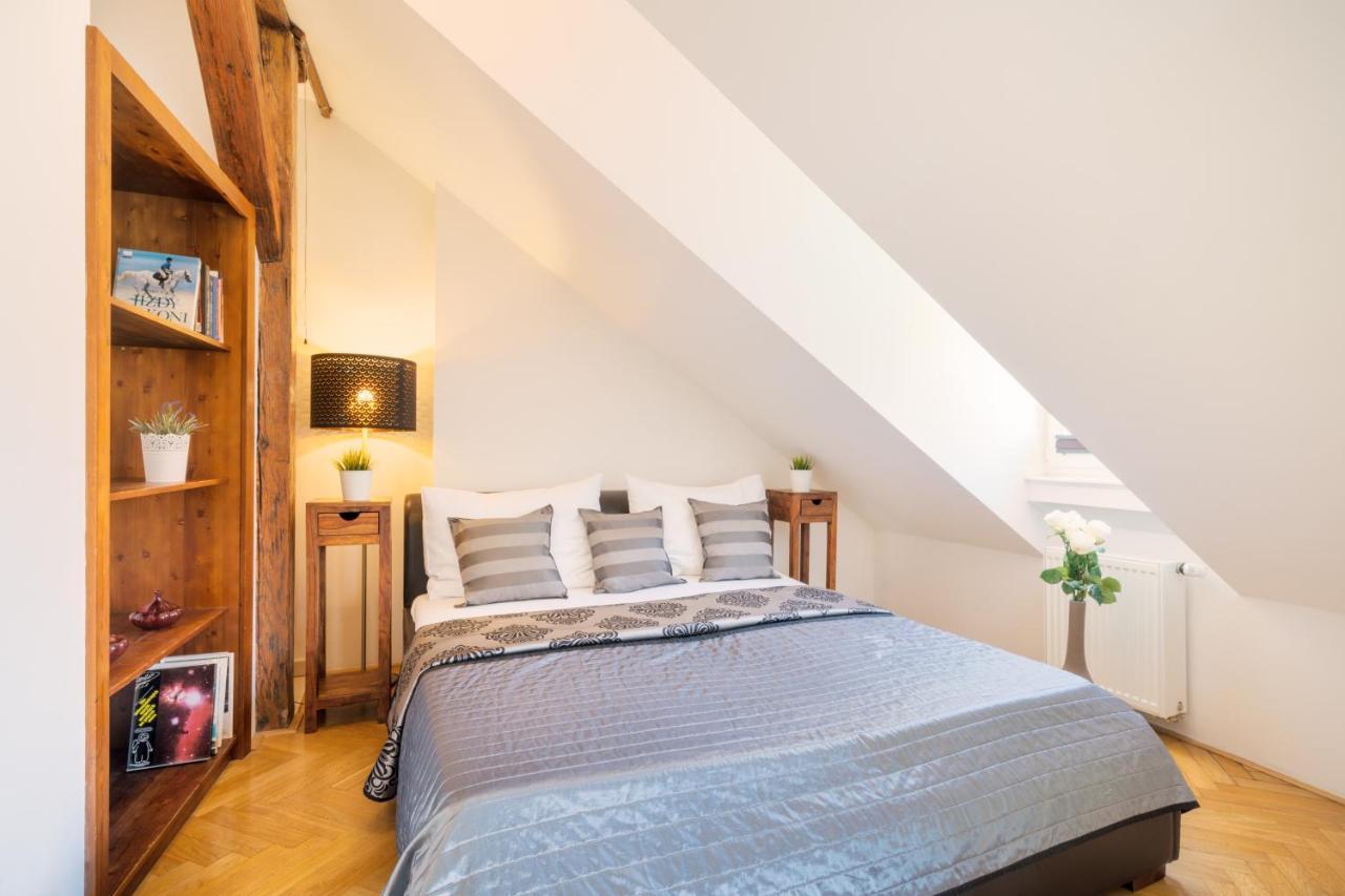Old Town Square Premium Lejlighedshotel 4*