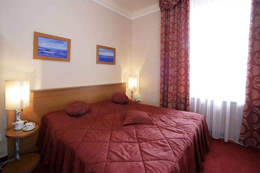 Gallery Sis Hotell 3*