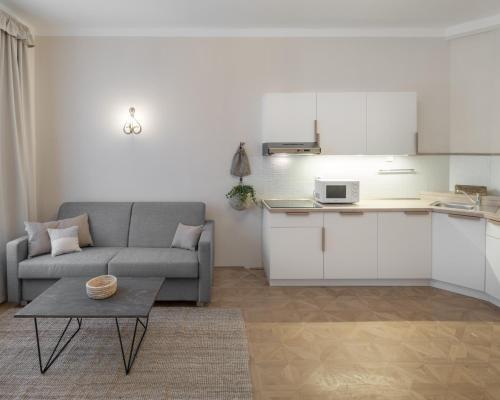 Apartment 6 Continents By Adrez Prague
