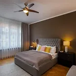 Deluxe Apartment In Old Town By Prague Days