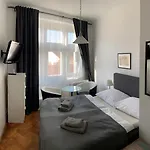 Skolska Apartments