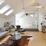 Eclectic Loft Royal Way