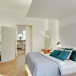 Bright Prague Na Porici