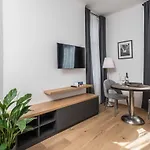 Skolska Apartments
