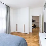 Top Location Old Town Brand New 2Bd Apartment
