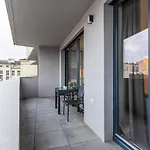 Apartment Oscar With Garage