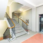 Top Location Old Town Brand New 2Bd Apartment