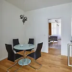 Deluxe Apartment In New Town By Prague Days