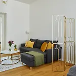Deluxe Apartment In New Town By Prague Days