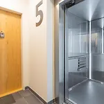 Apartment Oscar With Garage