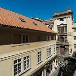 Newly Renovated 1-Bed Apartment At Charles Bridge