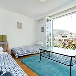 Central, Spacious, Modern 5 Bedrm Duplex W/Balcony