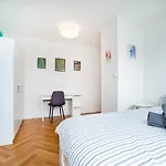 Central, Spacious, Modern 5 Bedrm Duplex W/Balcony