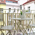 Airstay Prague : Deluxe Apartment Old Town