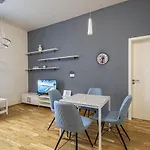 Stylish Apartment In Prague Best Gastronomic Area