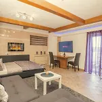 Wellness Studio! Finnish Sauna, Whirlpool, Gym & More!