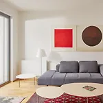 Prague Days - Designer Condo - Trendy Neighborhood