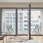 Prague Days - Designer Condo - Trendy Neighborhood